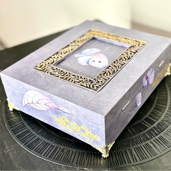 Violet Painted Vintage Jewelry Box - Picture 7 of 14